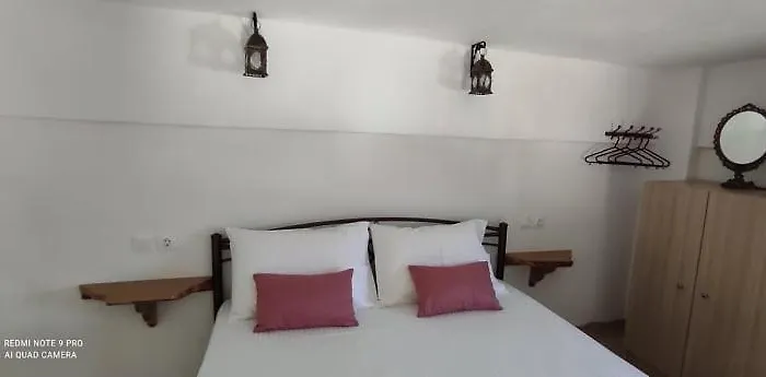 Orange Garden Loft * Kala Nera